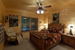 Queen bedroom on the terrace level